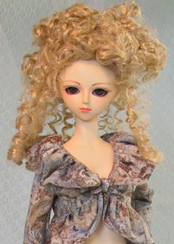Click here to see more pictures of - Almost Famous - 

for Super Dollfie